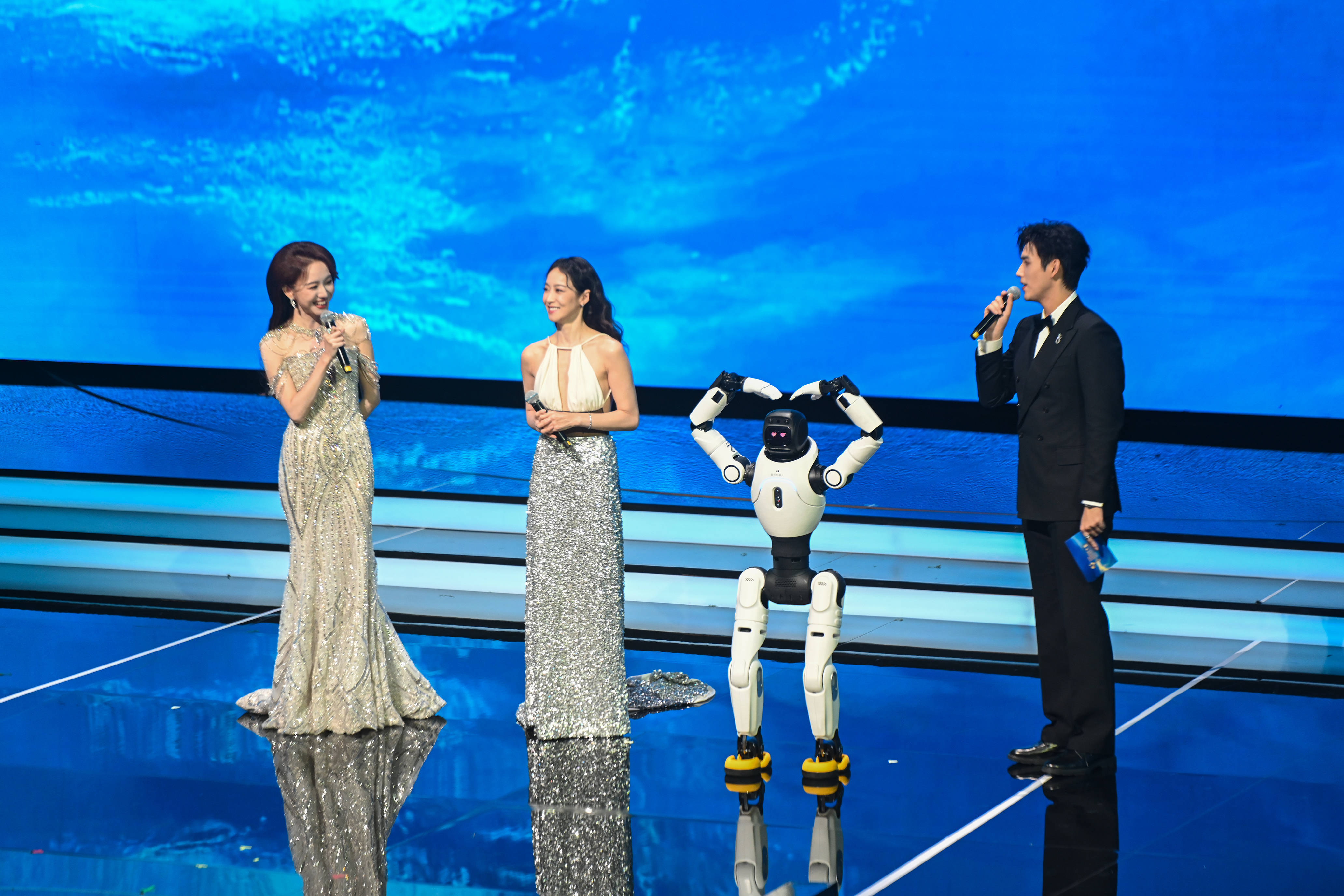 皇冠信用网正网_2025年中国金鸡百花电影节开幕