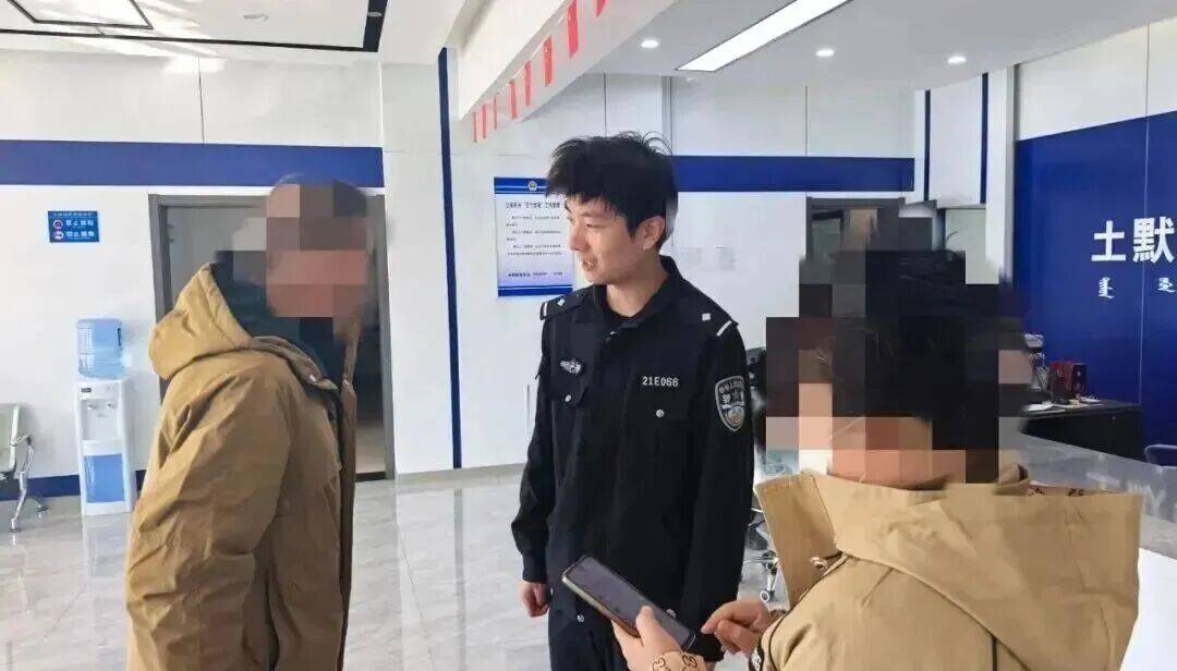 皇冠信用網登3出租
_男子彩票中奖太兴奋皇冠信用網登3出租
,拍照发业主群分享,隔天奖金被邻居冒领……