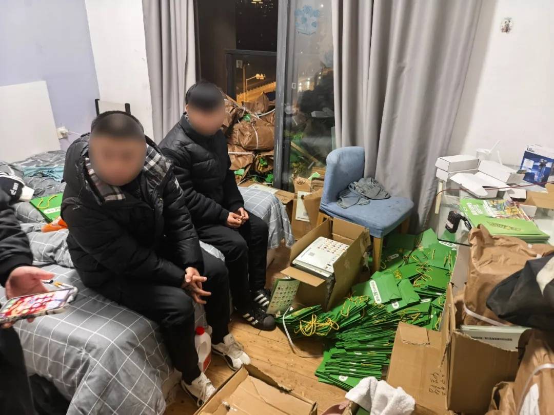 如何申请皇冠代理_上海警方：多名来沪人员窜至居民小区如何申请皇冠代理，已被抓获！家门口出现这种袋子，千万小心→