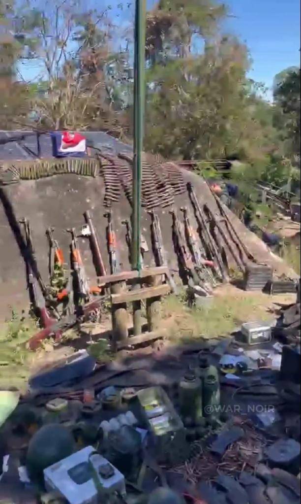 正版皇冠信用网代理_不给洪森父子拼命正版皇冠信用网代理,柬军跑了:泰国缴获中械摆一地,越南武器参战