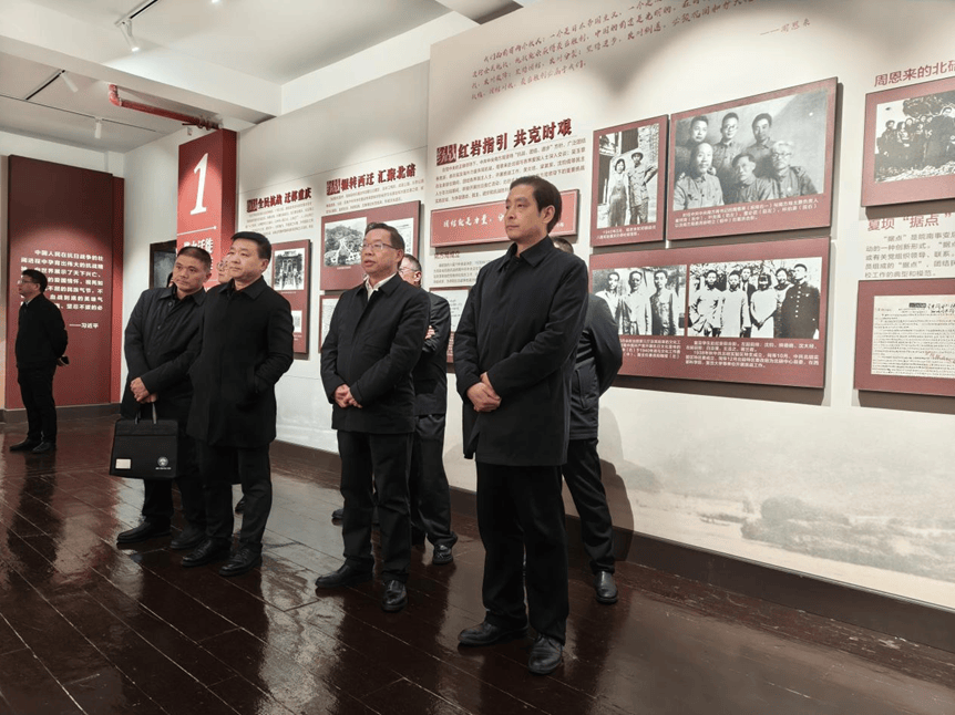 皇冠代理注册
_重庆社会主义学院党组书记、副院长皇冠代理注册
,市委统战部副部长毛平赴北碚调研社会主义学院建设