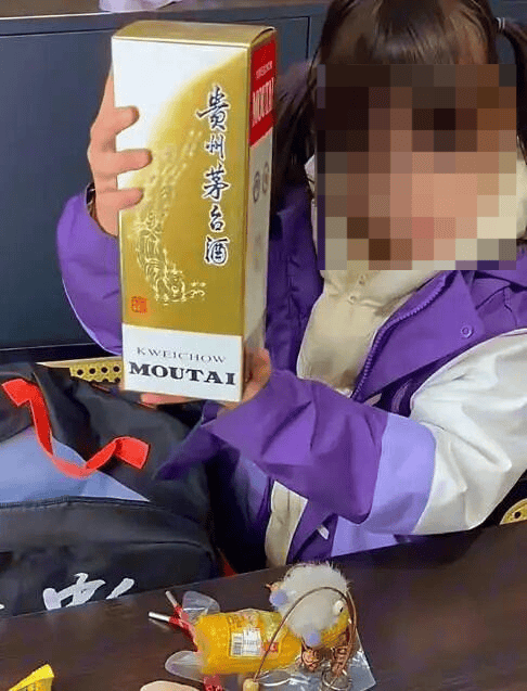 皇冠hga050
_“小学生在学校跳蚤市场50元淘到茅台”视频热传 相关工作人员:家长为好耍拍的段子皇冠hga050
,已向学校致歉