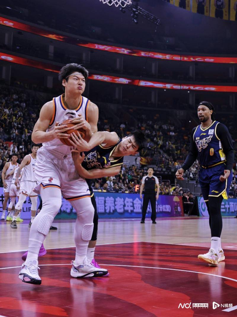 皇冠登2代理
_广东男篮主场完败于上海皇冠登2代理
,杜锋:命中率太低,不该随便放松