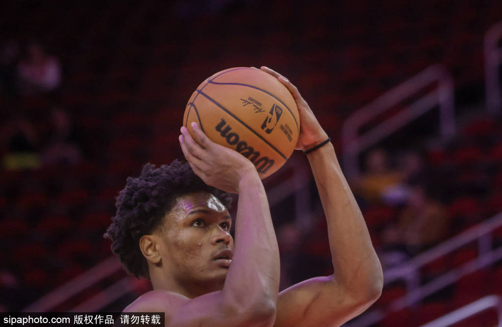 世界杯皇冠足球平台_火箭队2026交易截止日前的全新策略:冲击总冠军的关键交易