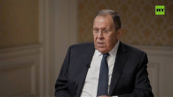 皇冠信用网账号申请_马克龙想给普京打电话皇冠信用网账号申请,拉夫罗夫:可悲的外交,但普京会接