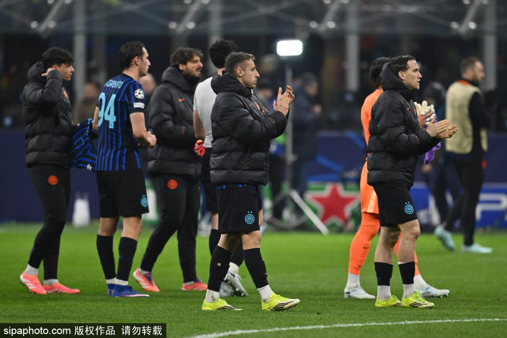 世界杯皇冠代理平台_热身赛半场:山东泰山0-5上海申花世界杯皇冠代理平台!拉唐帽子戏法背后的战术解读与未来展望